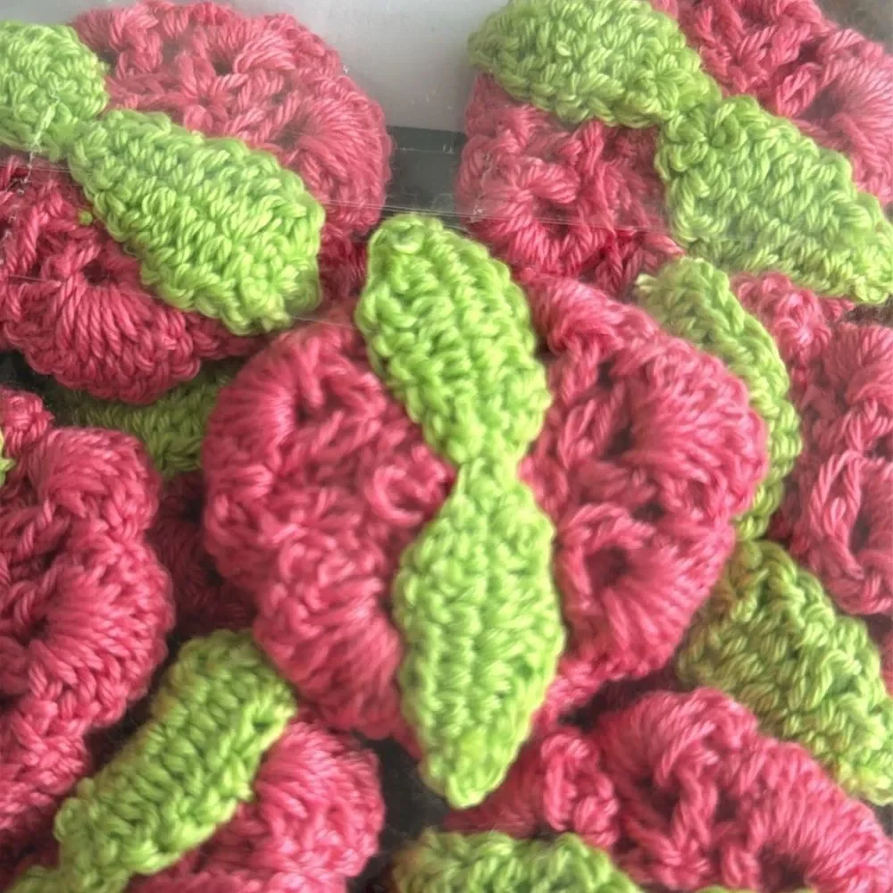 20 Crochet Handmade Cotton Rose Flowers – 1.5” Pink + Green